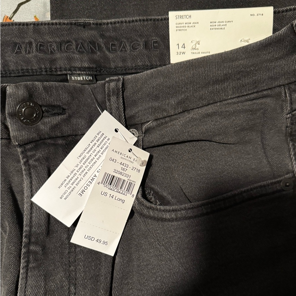 American Eagle Outfitters Women’s Curvy Mom Jeans- Washed black color
